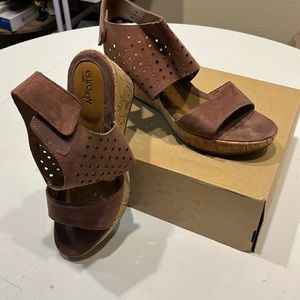 Size 11 pink suede open toe